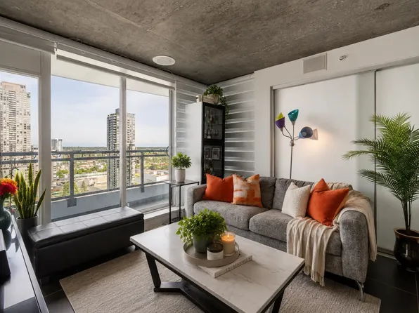 13303 Central Ave #2304, Surrey, BC V3T 0K6