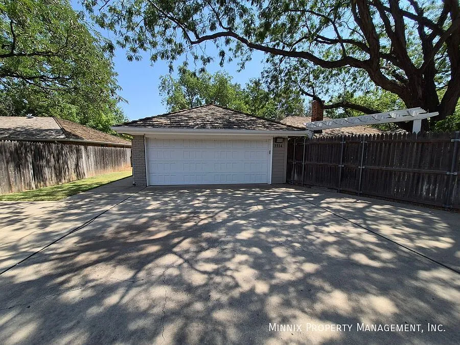 4 bedroom/ 3 bath | 3514 Danbury Dr. — Photo 2
