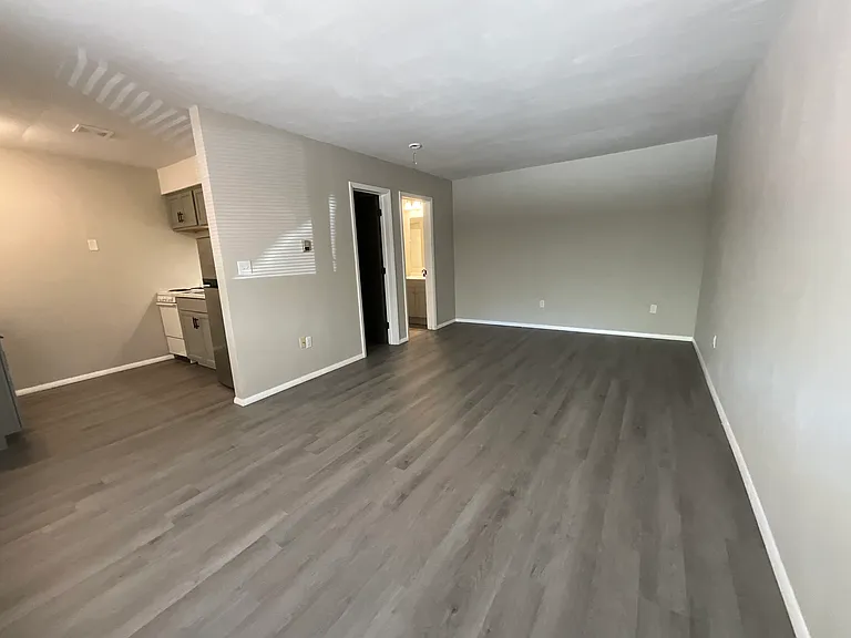 606 Corona Ave #A — Photo 6
