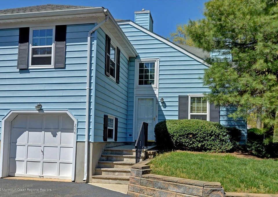 1st image of 204 Buckingham Cir