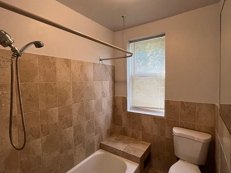 218 E Dorset St — Photo 12