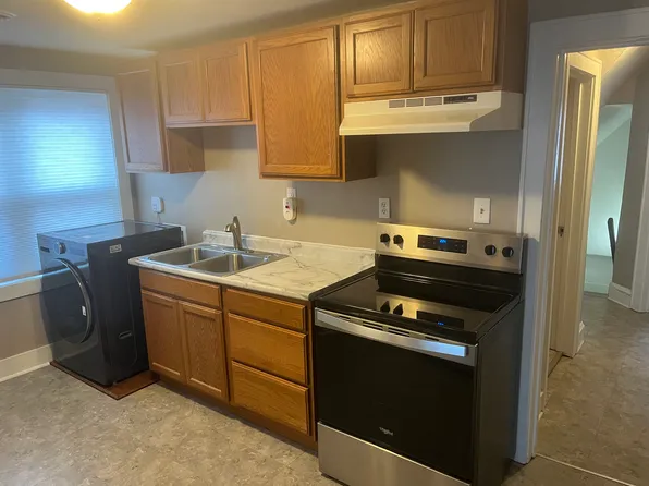 1301 S 72nd St, Milwaukee, WI 53214