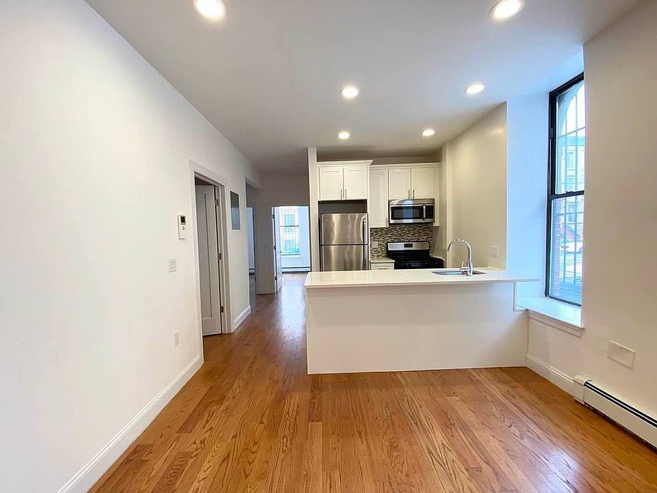 1st image of 318 W 121st St APT 1A