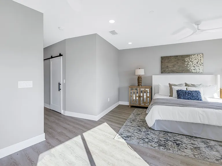 12404 Capri Cir N — Photo 13