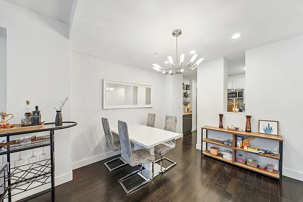 Sold by Modern Spaces | media 4