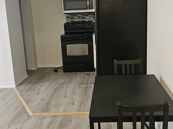 5th image of 92 Alexis Blvd #1