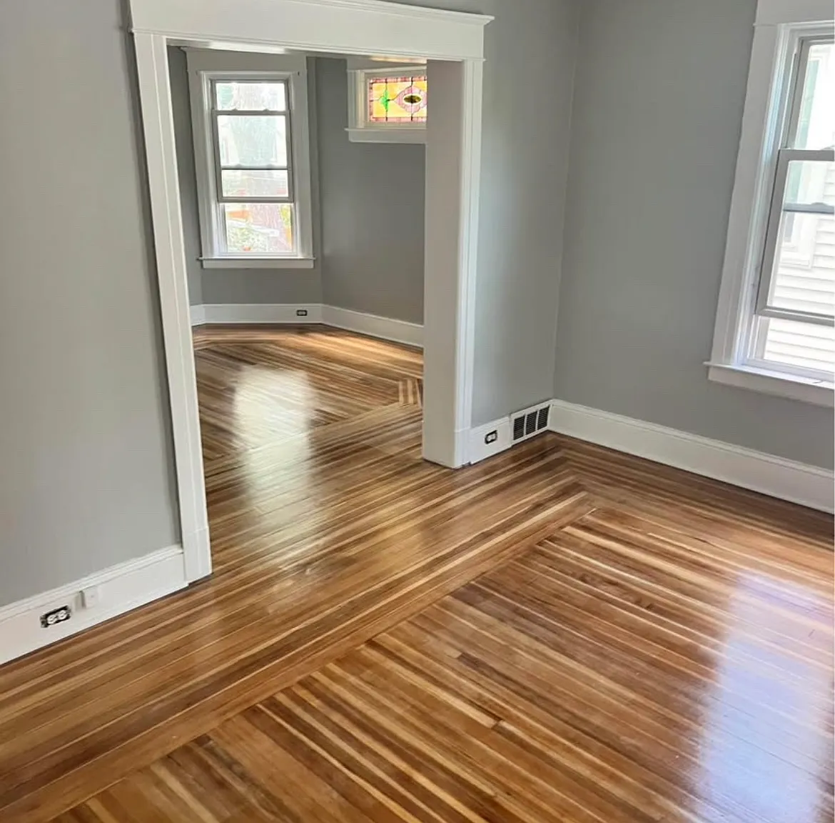 4 bed, 1000 sqft, $2,099 — Photo 2
