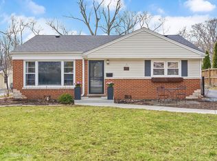 319 Maple St, Glen Ellyn, IL 60137