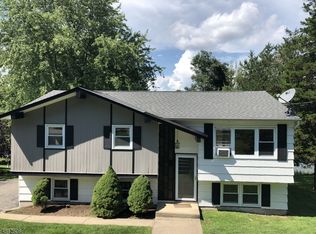 17 Shore Rd, Andover, NJ 07821