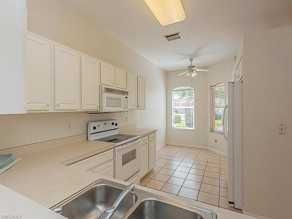 3rd image of 7794 Berkshire Pines Dr