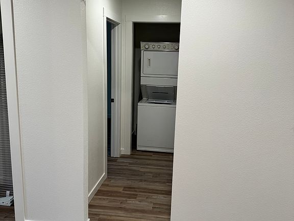 3rd image of 10611 NE 81st St