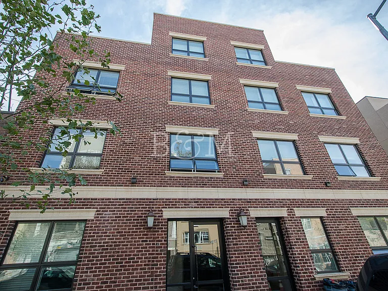 36 Conselyea St #1B — Photo 8