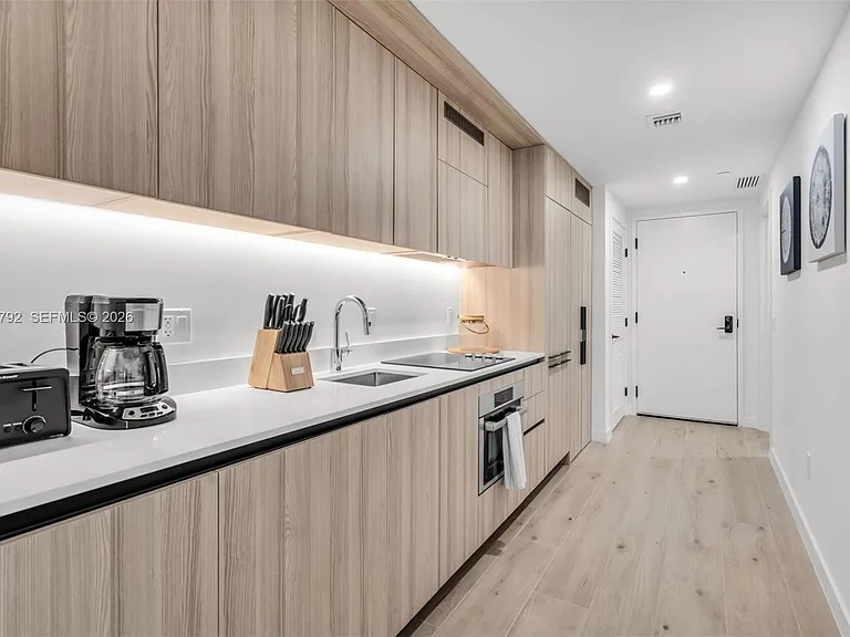 225 N Miami Ave #301 — Photo 10