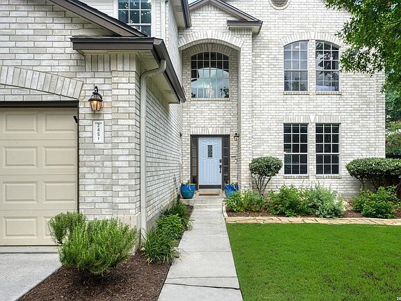 3rd image of 2451 OAKLINE DR