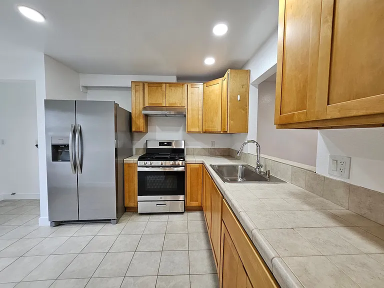 453 Ivy St — Photo 29