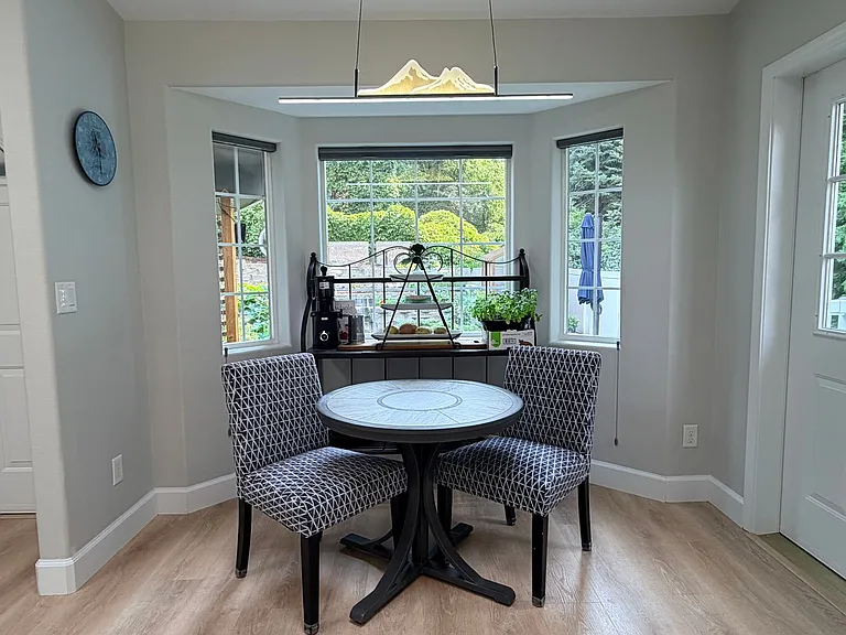 2637 Afton Pl NE — Photo 3