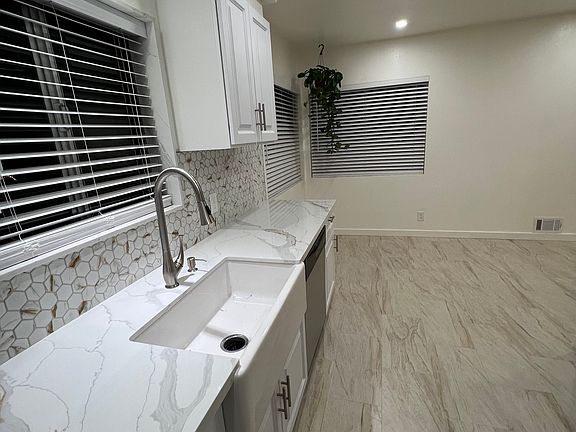 4th image of 1139 W 9th St