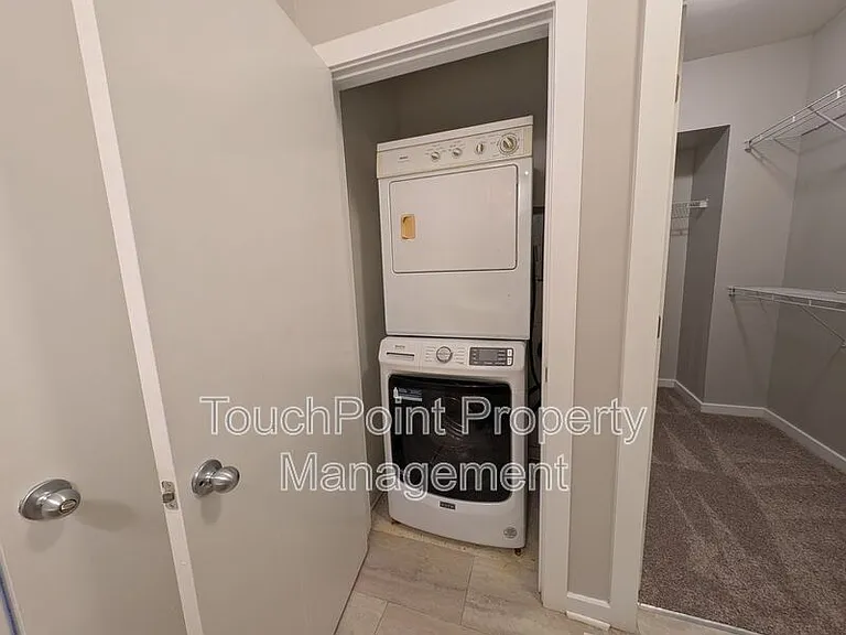 1020 E 36th St — Photo 18