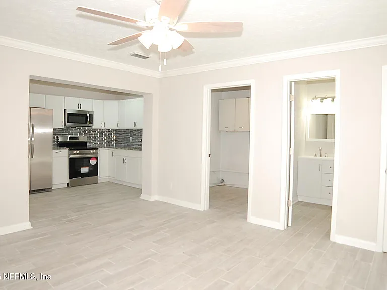 2947 W 45th St — Photo 26