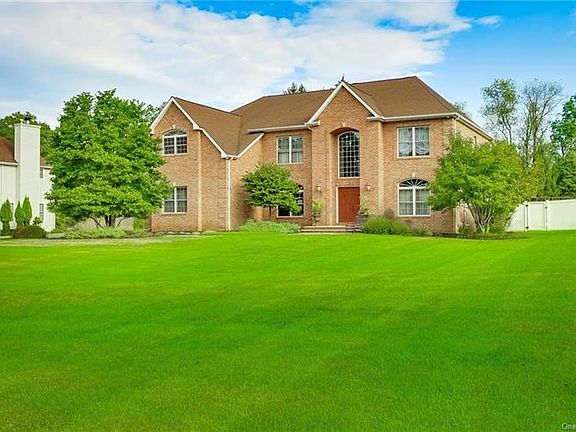 2nd image of 3 Stone Meadow Ln