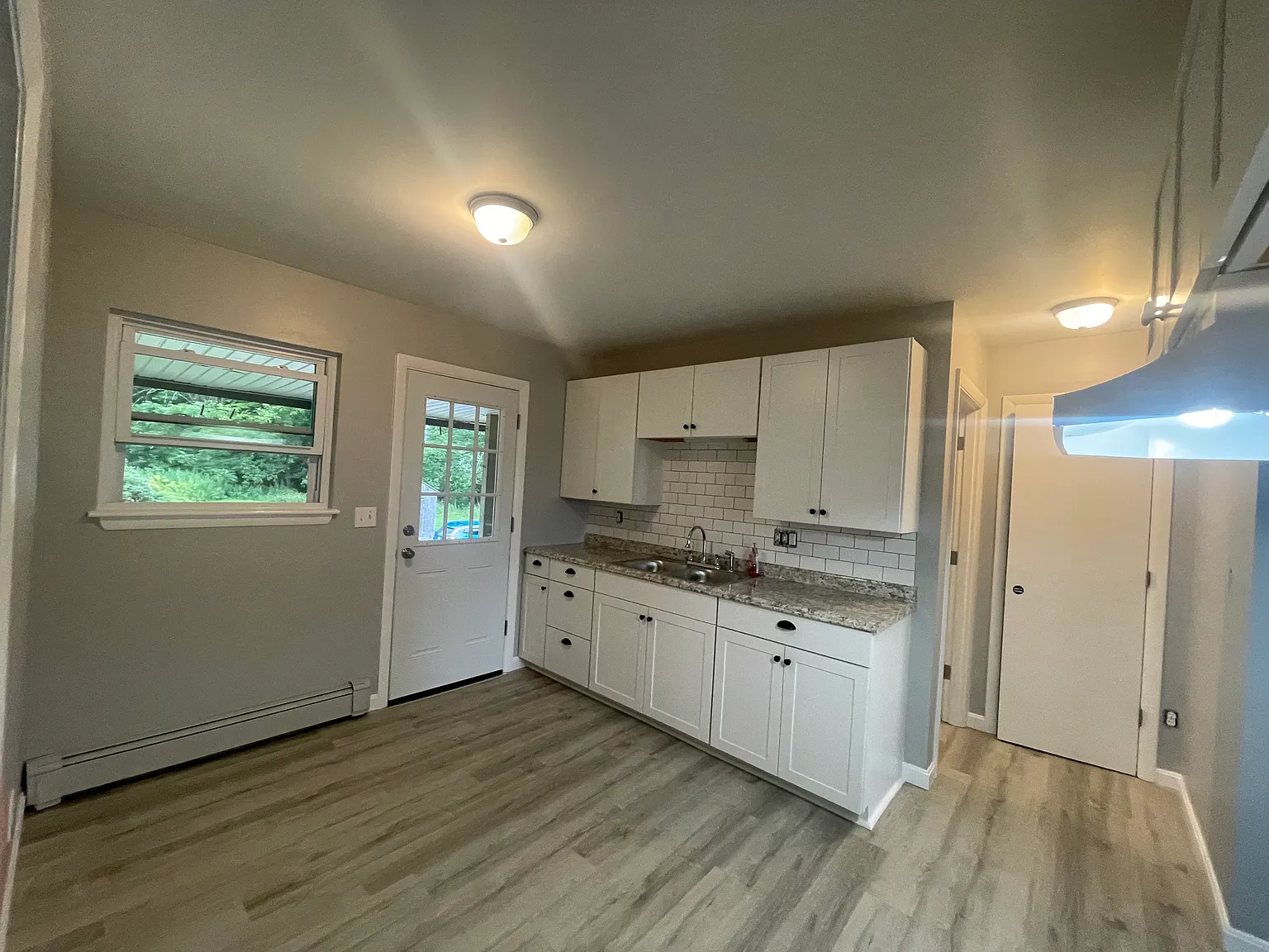 2 bed, 700 sqft, $1,750 — Photo 2