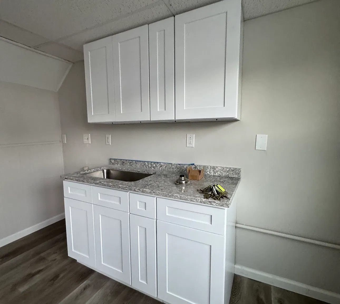 3 bed, 800 sqft, $1,600 — Photo 1