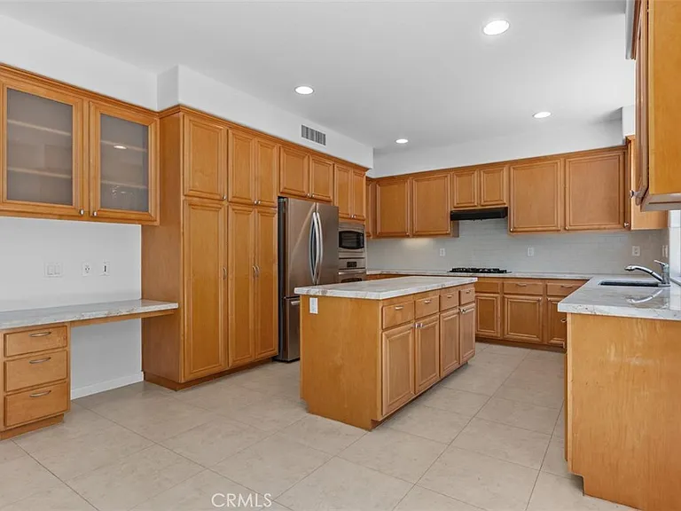 82 Laurelhurst Dr — Photo 8