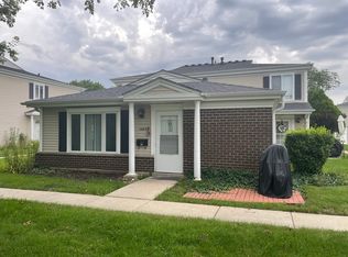 1489 Quaker Ln, Prospect Heights, IL 60070