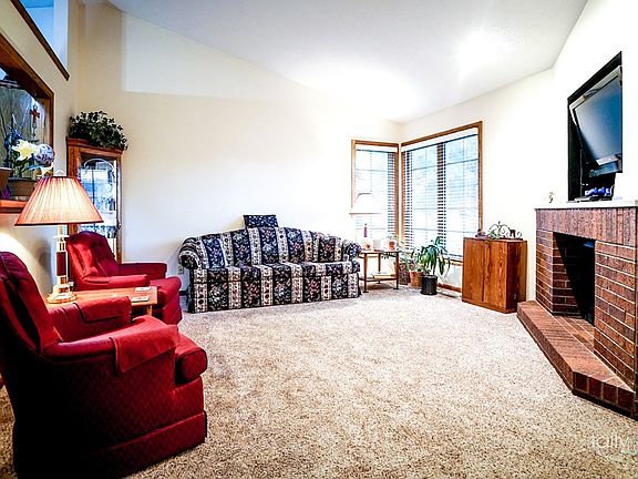 4th image of 419 Johnson Dr