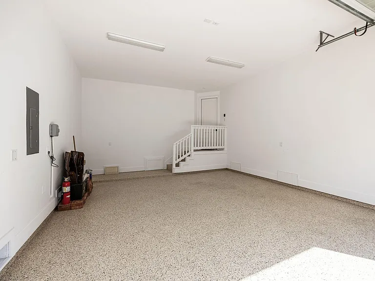 14008 Memorial Reserve Pl — Photo 32