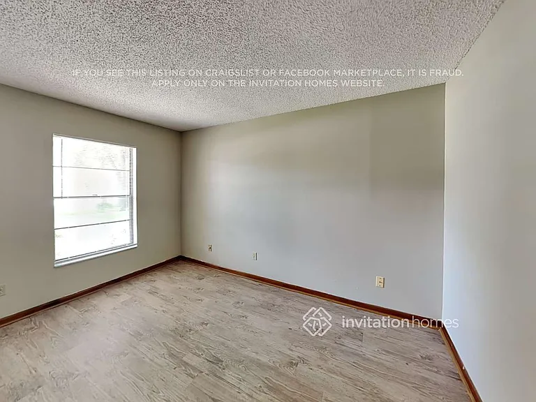 14906 Coldwater Ln — Photo 10