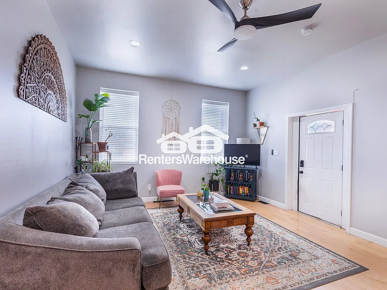 3204 Winnebago St — Photo 4