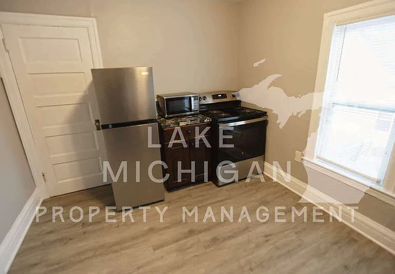 1403 Turner Ave NW #2 — Photo 3