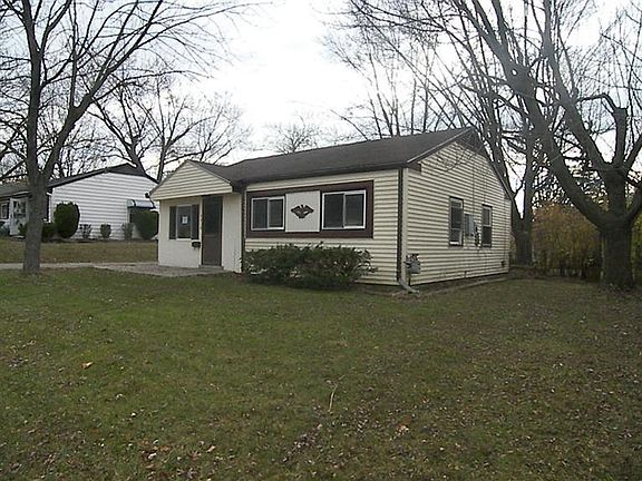 2nd image of 4418 Curundu Ave