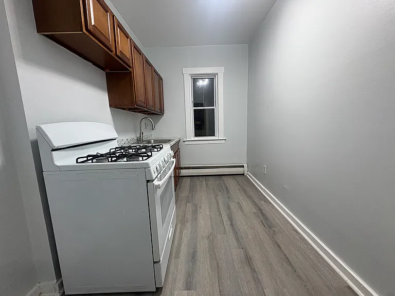 1123 Main St #4-2 — Photo 6