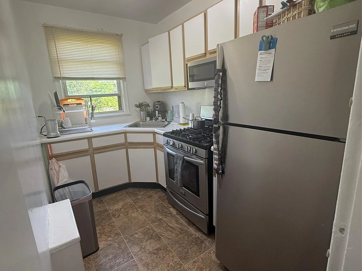 1 bed, 1.0 bath, 700 sqft, $2,100 — Photo 2