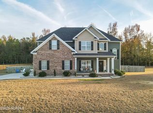 102 Plantation Creek Dr, Vanceboro, NC 28586