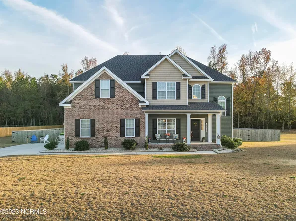 102 Plantation Creek Drive, Vanceboro, NC 28586