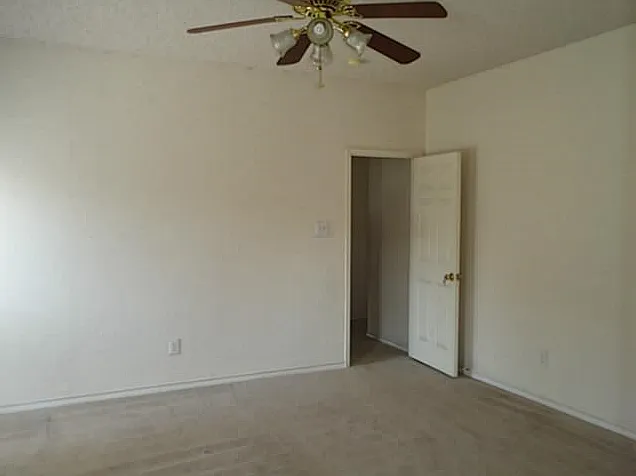 123 E Clubview Cir — Photo 4