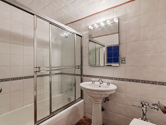 5th image of 60 Sutton Pl S #5MN