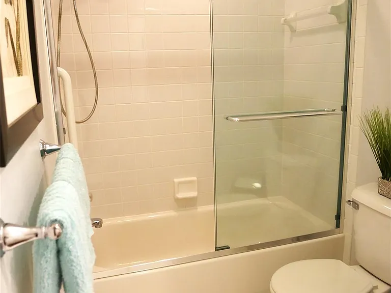 444 S Chester St #413 — Photo 25