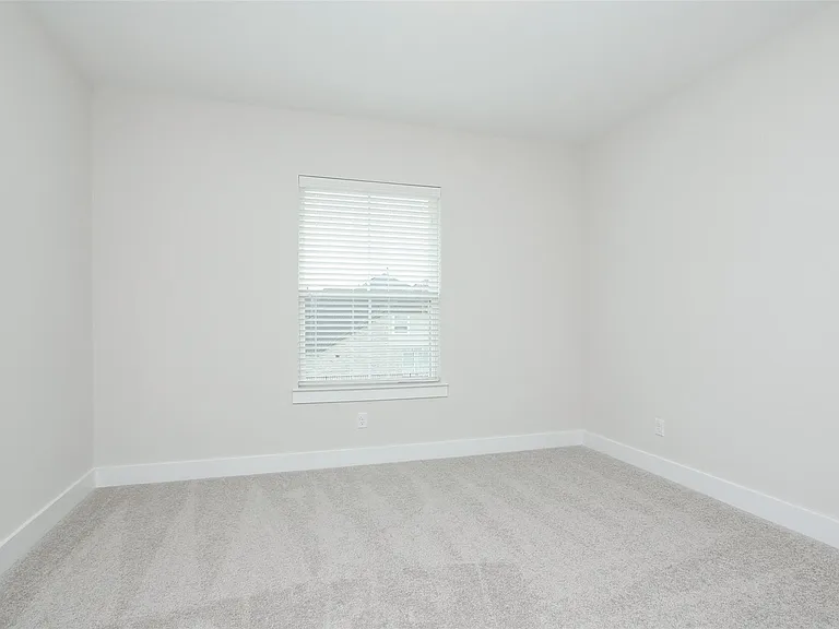 8018 Hingham Ln — Photo 33