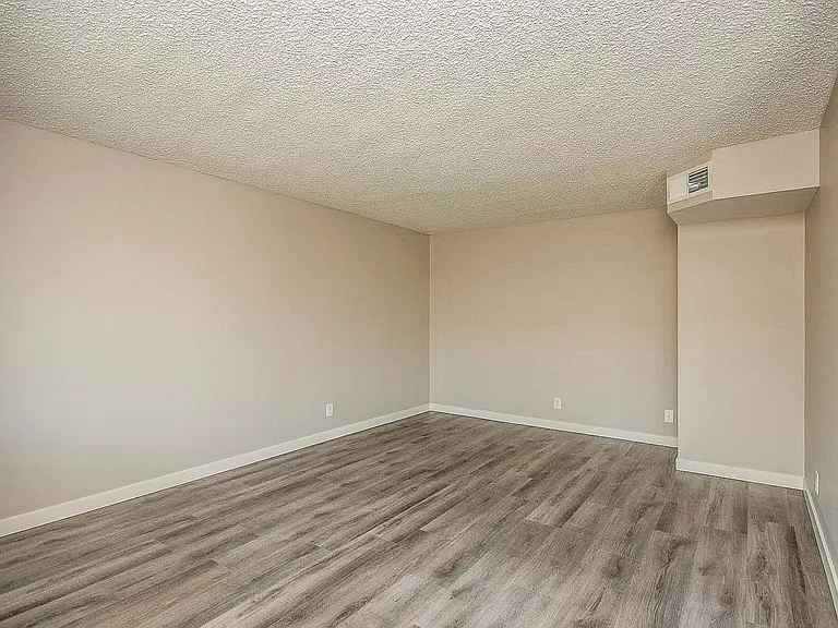 West Palm Apartments — Photo 33
