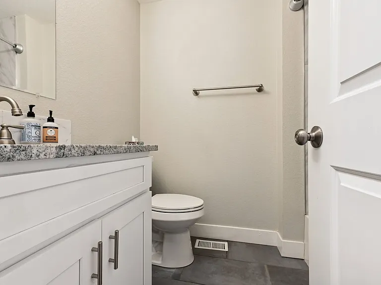 1631 S Allison St — Photo 13