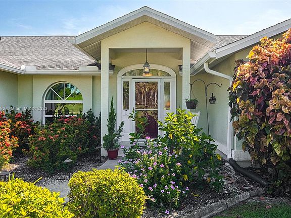 4th image of 539 Caloosa Estates Dr