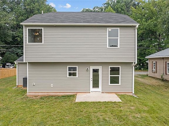 4th image of 1505 Hardie St
