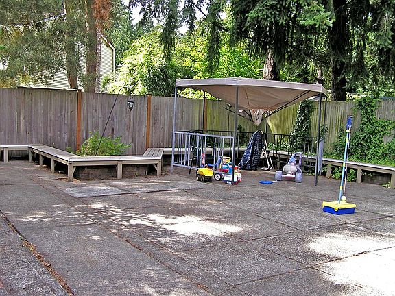 5th image of 885 148th Ave NE