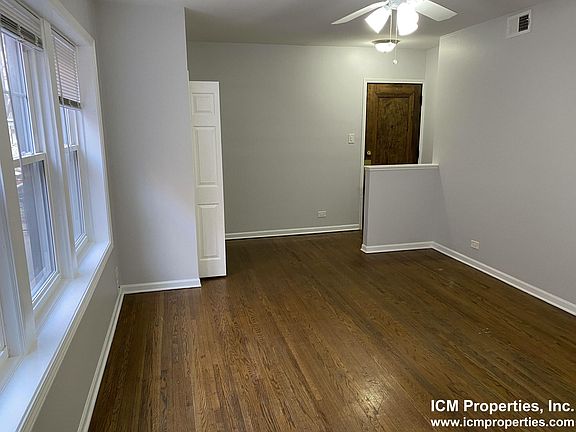 4th image of 3708 N Sheffield Ave #207A
