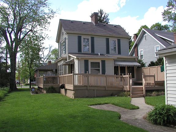 2nd image of 918 Forest Ave