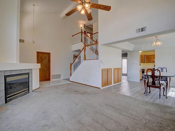 4th image of 2524 Manzano Loop NE
